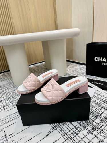 顶级版本 Chanel香奈儿 2025春款 专柜顶级双C凉鞋 这款经典设计；不平凡的双C拥入了多种配色元素 多元化混搭非常好看百搭，上脚非常轻巧 舒适超级秀气优