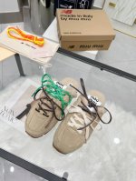 mium*u x new balance联名款运动鞋 原版精准cp！鞋型无限接近，精细工艺制作 年度zui火爆的款式，不需要多说，各种网红明星上脚秀 面料材料牛