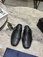 顶级品质Prad* 25ss 普拉达走秀款复古流苏半拖鞋单鞋爆款！走秀款 复古感时髦满满 随意百搭 时尚休闲 独到味道，人人都爱也轻松驾驭 每年都会爆.足以征服