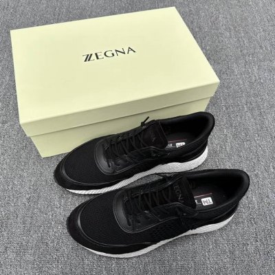 zzegna 杰尼亚原单更新 piuma 在意大利语中指 羽毛 充分彰显 ZPZegna 都市跑鞋的别样风范 代表的是年轻 时尚的风格 是专为追求品质和款式之新