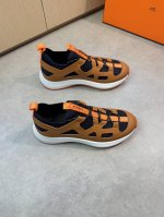 Hermes 爱马仕 -高端品质 原单休闲运动鞋 -鞋面：纳帕小牛皮、锻造工艺、针织布匹、鞋身品牌织带、注塑品牌Logo -内里：垫脚；水染牛皮 -大底：超轻T