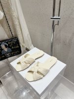 出厂 therow平底拖鞋 上脚马上会惊艳到你的一款凉鞋Tr拖鞋闭眼入都不会后悔一切那么恰到好处 定制颜色 绝对正确 鞋面 定制进口羊皮 内里 进口绵羊皮 鞋底