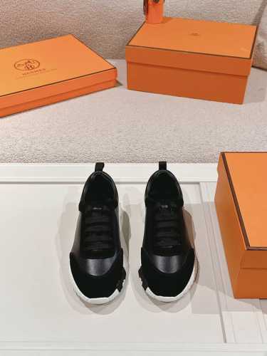 Hermes 皮面 ，情侣款，Size ：码数：35-44 45可订做 Hermes 爱马仕 顶级版本#经典情侣款 休闲运动鞋情侣款休闲之履运动老爹鞋结合高