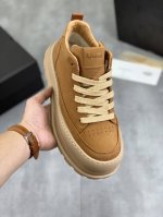 工厂价 UGG 最新款开口笑 全真羊毛内里 顶级高端品质皮毛一体保暖雪地靴来自澳洲温暖奢侈品牌男鞋，UGG-5877官网同步、采用进口牛皮制作，精心缝制而成..