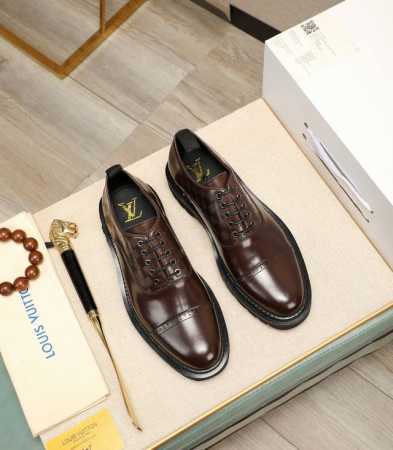 出厂价 水染牛里 全套包装 Louis Vuitton* 高端 路易威登 24年专柜最新款 正装商务皮鞋原版最高品质！进口意大利小牛皮面料牛皮内里 原版半真皮大 - 点击图像关闭