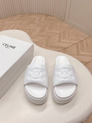 出厂 ，Celine｜2025Ss凯旋门厚底拖鞋 Celine网红爆款来袭！各大网红抢先体验、Celine网红Ins种草神器、非常复古风、气场十足单品、设计风格