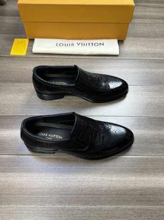 Louis Vuitton 路易威登 -高端品质 原单 -鞋面：纳帕小牛皮、纯手工打孔品牌图腾 -内里：水染牛皮 -大底：超轻tpr 橡胶; 成型大底 -超高品 - 点击图像关闭