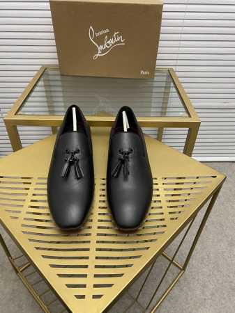 定做款 出厂价 。Christian Louboutin2023最新款 Cl红底鞋 专柜系列，情侣休闲板鞋 独家热款发布活动乳胶垫脚成品大底车线女35-40#男 - 点击图像关闭