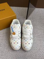 510Louis Vuiton 路易威登 X 村上隆联名款运动鞋 Lv Trainer运动鞋是由设计师Virgil Abloh由复古篮球鞋激发的经典创意，此次拼