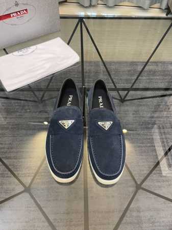 售 价 商品商标：Prad* 普拉* 一脚蹬 正码码数 38-44 可订做45.46 商品材料：鞋面进口头层磨砂皮，羊皮内里，原版大底。 编 号：9643 - 点击图像关闭