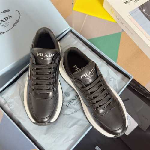 顶级版本：女款 男款 Prada普拉达 P家 Re-Nylon系列 情侣款 厚底 三角标 休闲 运动鞋 原版购入开发 做货 这款运动鞋融合优雅而创新的设计，搭配