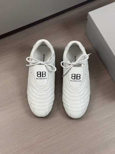 BALENCIAG 顶级P: Size：35-44 女41.42.男38.45定做 BALENCIAGA 巴黎世家秋季低帮舒适休闲鞋，轻盈又舒适，上脚秀气 鞋面