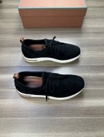 Loro Pia** Lp* -高端品质 原单 -鞋面：反绒小牛皮、后跟品牌logo织带 -内里：垫脚；水染牛皮 -大底：超轻tpu 橡胶；双色成型大底 -超高