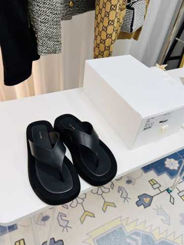 THE ROW高版本 新款牛皮人字拖，Y版开模一比一 20春夏Ginza Sandal in suede系列 INS上超 的搭配单品，极简的潮流设计，内里羊皮上