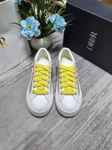 出厂： Dior 迪奥 B33系列 最新蛇年限定 运动鞋 滑板鞋 低帮休闲鞋 情侣款 码数：34-45