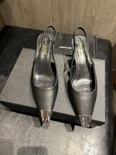 p直销 22春夏Saint Laurent圣罗兰 Ysl Vesp直销Per女神系列之一，爆款女神高跟鞋， 新元素性格指数十足， 小方头金属错色鞋头，太好看了！