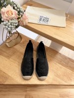 LOEWE罗意威 代购级 秋冬新款渔夫鞋，舒适轻便百搭，采用超甜马卡龙色系，这款单鞋采用高端牛皮面料制成，饰有3D工艺细节设计，少女糖果色，在炎热的夏季来临之际