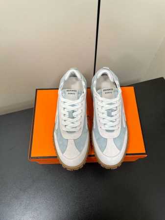 HermèS 爱马仕新款 复古时尚阿甘德训鞋 拼色设计少女风 复古时尚 简约高级 随意搭配 上脚非常轻便舒适 鞋面 麂皮 牛皮 内里 牛皮 大底 原版Tr成型大 - 点击图像关闭