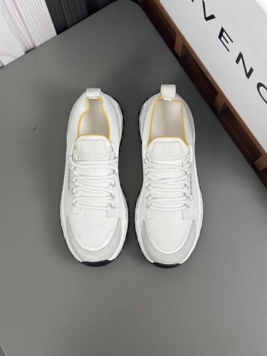Givenchy 纪梵希 -高端品质 原单 -鞋面：纳帕小牛皮、反绒小牛皮、鞋身高丝光布匹、热切品牌logo -内里：垫脚；品牌帆布 -大底：超轻耐磨绒 橡胶；
