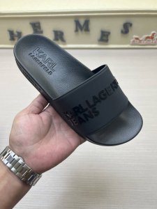实价 Karl Lagerfeld 老佛爷 经典原单版本 卡尔 拉格斐；男士拖鞋，最新法国专柜同步发售，鞋底：原厂特供原版底，码数Size：38-45 颜色：多