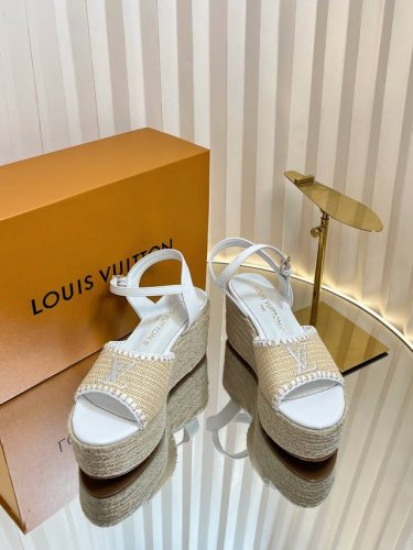 Lv 路易威登 25春夏新款 顶级版本原版一致 专柜主打最新款 Lv X Tm村上隆联名款麻绳坡跟凉鞋 硬货上新 代购级别 高级感十足 国内外博主刷爆的一款 复
