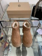 UGG 周冬雨明星同款 时尚厚底人鱼坡跟款 短靴休闲雪地靴 特秀气显高显瘦显腿长 给秋日叠穿增添小心机 巨轻上脚如履平地 巨巨巨好穿 绝对是今年的黑马之一 码数