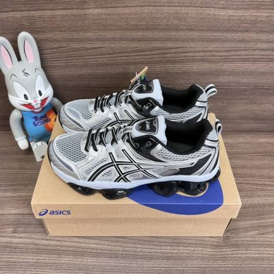 Asics Gel-Quantum Kinetic 舒适时尚 织物合成革耐磨 低帮 休闲跑步鞋 银灰 货号: 1203A270-022 包装:全套得物配件毒盒配