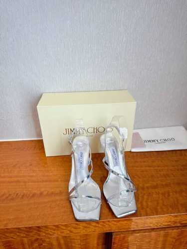 出厂 Jimmy Choo 吉米周 是一个非常全面之尊贵时尚生活品牌， 香港,美国等大时尚博主及明星的同款表带女士高跟，中跟，平跟后空凉鞋系列。 澳大利亚尖头