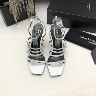 y s l 小钻扣，3字真言。 夏日爆款 圣罗兰 * 全新鞋型 唯有YSL最懂女人心不接受反驳超级无敌女人味神器女人必备。 烫钻凉鞋，美到窒息，最懂女人的高跟鞋