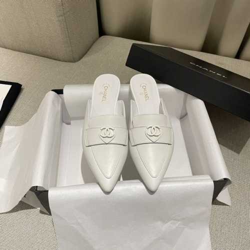 工厂直销 A年度最爱一双增高厚底绝美爆款拖鞋 专柜 正品级 版本！！ 这一季小香新款真的太好看了， 真的一眼爱了 经典的搭配，真的超级有个性！ 复古又时髦，无论