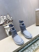 UGG 22*冬季 水钻星空点缀袜子筒新款雪地靴！ 本年度最新流行元素，多种工艺碰撞拼色系列！彰显时尚高级感！ 鞋面：进口牛反绒进口漆皮 组合 鞋筒：采用UGG