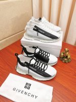 实价 Givenchy 纪梵希 高端版本 专柜同步发售鞋面 意大利进口品牌Logo印花布匹 尽显奢华，羊皮内里加上双层组合，脚感舒适，鞋底 原厂特供气垫Tup发