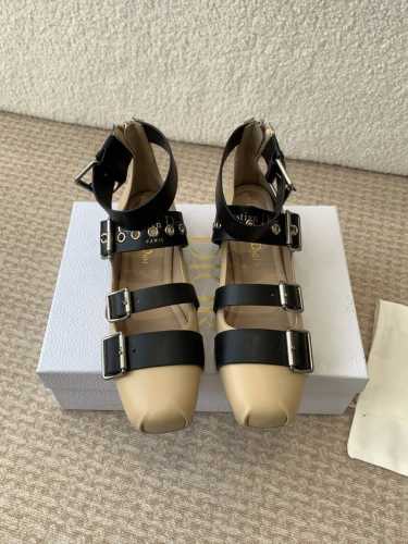 Dior 迪奥2025早春新款乐福鞋一眼就想要玛丽珍乐福鞋单鞋简单大方‘低调奢华！配上醒目的Chanristian Dior标志扣#非常高级穿着舒适好看 而且好