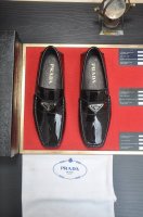 调工厂p价 男装男鞋 运动原单 普拉达 prada 高端牛里 新款prada 普拉达豆豆鞋！选用进口原版牛皮，内里头层舒适牛皮内里！原版耐磨橡胶大底！高品质精品