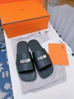 hermes 23Ss顶级原单品质男拖系列； 香港购入正版，调试了三个月才出货爱马仕H家Kelly扣男拖鞋别看简单，实在不好做，没有原版，根本就不可能做出完美的