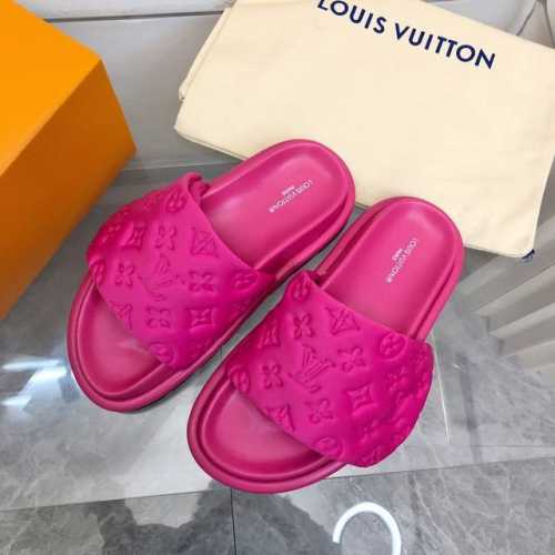 2025- L Vuitt 春夏最新款凉拖 Pool Pillow Comfort 必入系列！2025火爆发售、高级慵懒风 百看不厌款、时尚度拉满！细节用心感受