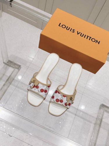女款 lv X Tm 路易威登X村上隆联名6Am 系列 白三彩 平底 凉拖鞋 原版购入开发 做货 本款 6Am 凉拖出自路易威登 X 村上隆再版系列 为全幅 M