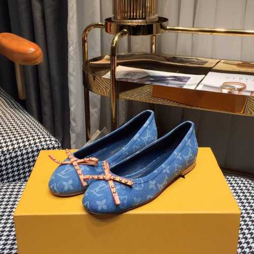 LV路易威登L家 驴牌monogram 浮雕经典单鞋 本季Waterfront 焕新回归 鞋面带压印路易威登标志性的 Monogram 图案。 面料: 品牌标志