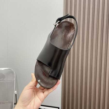 出厂: 独家顶级版本 H家H*erms 2025春夏新款H拖系列 厚底夹趾凉鞋 我家都是购入zp开模调楦出货，跟zp基本上无差上脚无敌秀气，修饰脚型，非常简约大 - 点击图像关闭
