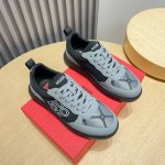 工厂P Hugo Boss 原版经典款休闲运动鞋本款是德国Boss官方旗下主打经典款，1:1质量，德国Boss原厂名师制作，鞋面采用原版布料搭配皮革制作。完美楦