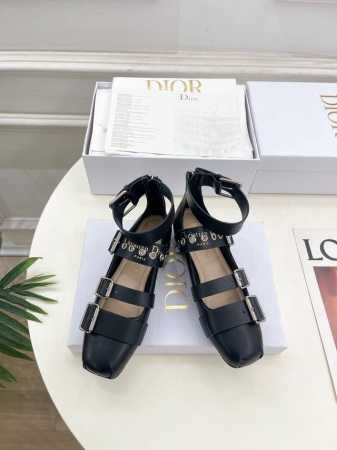 Dior 迪奥 25 2025 早春新款 顶级版本专柜主打新款 Dior Punk 方头金属扣罗马芭蕾鞋 硬货上新BS代购级别！高级感十足！国内外博主刷爆的一款 - 点击图像关闭