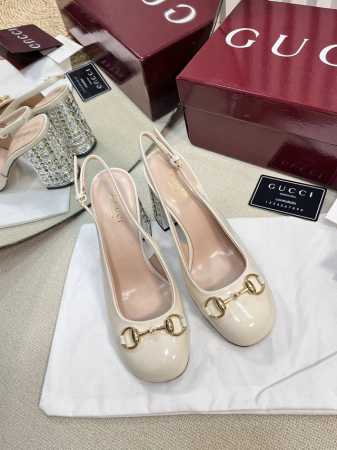 G家新款Gucci马衔扣露跟浅口后系带凉鞋粗跟漆皮凉鞋 顶级版本、欢迎比对. 原版1:1复刻 鞋面：进口高档牛漆皮 内里 垫脚：全粒纹高档小羊皮 鞋底：意大利顶 - 点击图像关闭