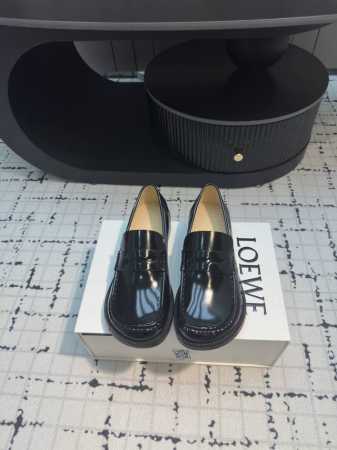 罗意威Loewe Campo2024玛丽珍乐福鞋 Loewe全新Campo玛丽珍鞋 来自2024早春秀场延续品牌设计师Jonathan Anderson一贯的玩 - 点击图像关闭