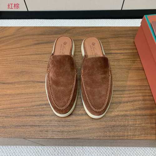 Loro Piana 男款包头拖。复古优雅低调奢华。时尚性与皮料实用性同样兼具依然全网最高品质。鞋面牛反绒，手工缝线，水染皮里，原版大底。码数：39-46 39