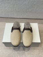 p半拖 P单鞋 Brunello Cucinelli 新款草编织Bc平底半拖 单鞋 Bc很有品味！配上一双袜子穿也很不错，搭配牛仔裤穿也好看！ 作为女性最爱的品