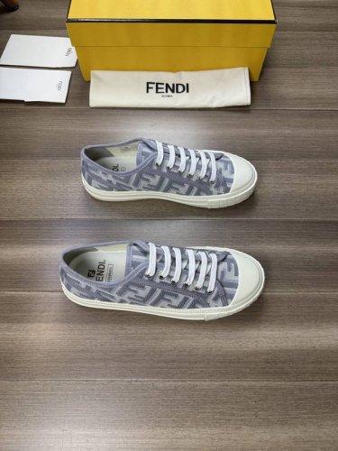 Fen** 芬家* -高端品质 原单情侣装 -鞋面：品牌图腾布匹、品牌织带包边工艺 -内里：水染牛皮，垫脚；高韧性帆布 -大底：原版 Tpr.橡胶；双色成型大底
