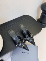 balenciaga* 2025春夏新款朋克风高跟凉鞋尖头小高跟时髦有型，十足的潮流范儿对版高订牛皮面料，羊皮内里，意大利进口真皮大底，，尺码：35-39# 4