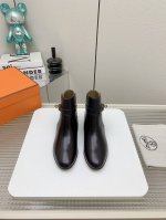 出厂 高版本 Hermes ss24 new arrival 秋冬新品kelly扣短靴 永不过时的万年经典 款鞋型秀气精致， 搭配经典kelly扣装饰，高级感瞬