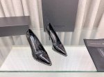 Alexander Wang 亚历山大 王专柜新款高跟鞋 鞋面进口牛皮 漆皮，搭配最潮尖头金属珠镶边，羊皮内里垫脚，意大利真皮大底！ 跟高：10Cm 码数：35
