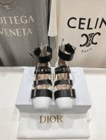 高版本出厂 Dior*迪奥D家2025Ss新款搭扣玛丽珍乐福鞋走秀款芭蕾舞鞋！顶级版本～ 超级仙女范的芭蕾舞鞋，鞋子蛮有看点，方头鞋头 ！颜值超高、个性又时尚、